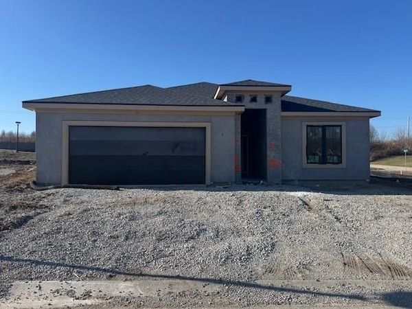 9736 N Montclair Avenue, Kansas City, MO 64153