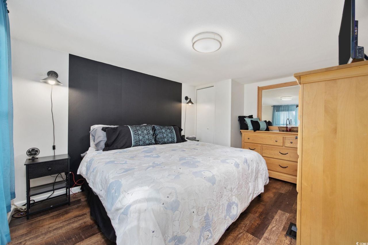 4614 Albatross St. Photo 14