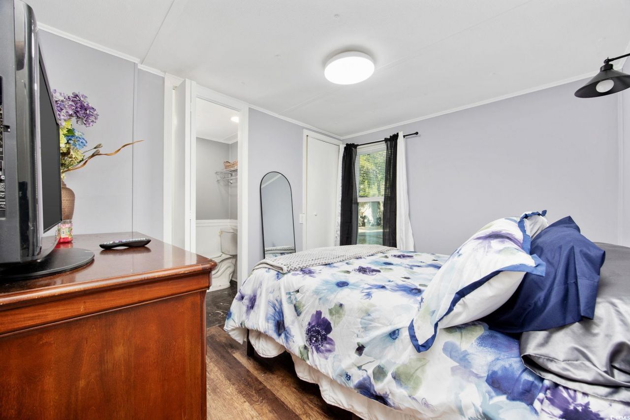 4614 Albatross St. Photo 17