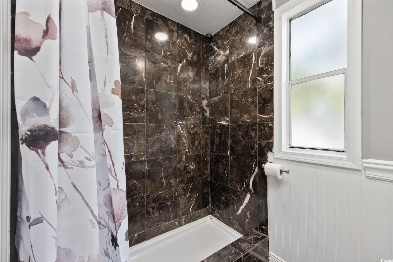 4614 Albatross St. Photo 19