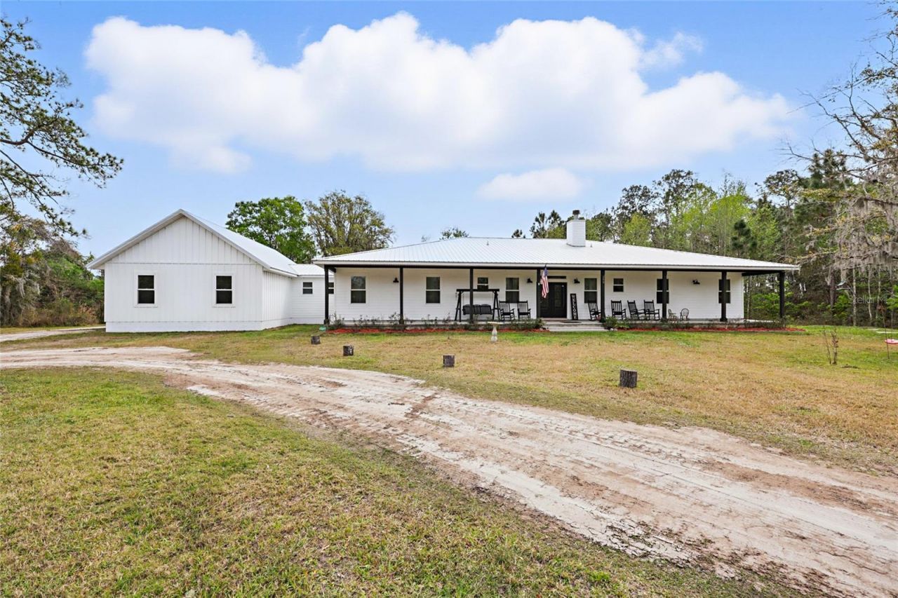 290 Federal Point Road, East Palatka, FL 32131 Main Photo