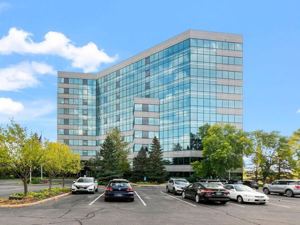 5601 Smetana Drive, Unit 214, Minnetonka, MN 55343