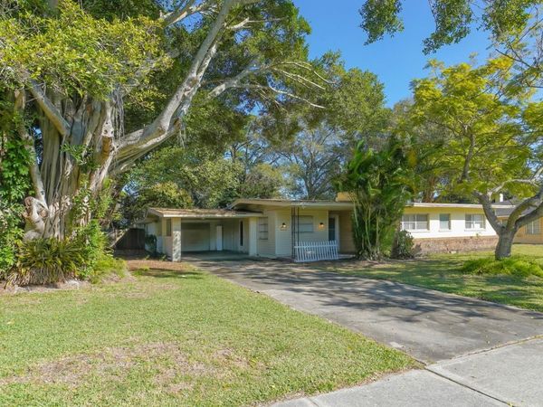 2461 RINGLING BOULEVARD, SARASOTA, FL 34237