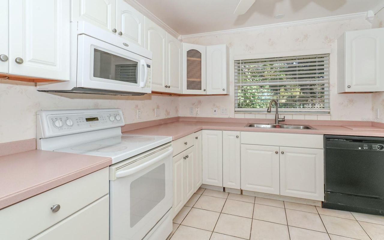 2461 Ringling Boulevard, Sarasota, FL 34237 Photo