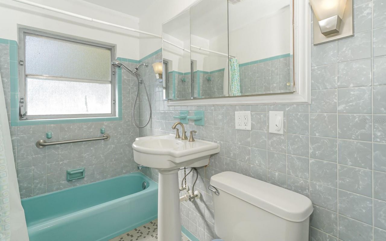 2461 Ringling Boulevard, Sarasota, FL 34237 Photo