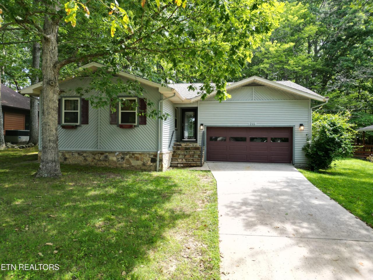 215 Snead Drive, Crossville, TN 38558 Main Photo