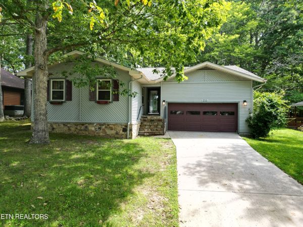 215 Snead Drive, Crossville, TN 38558