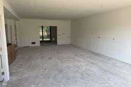 826 Curved Creek Court photo 4