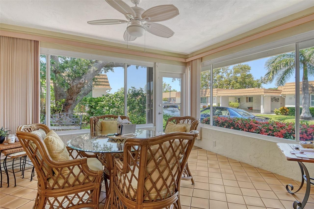 2308 Waterbluff Place, Unit V304, Sarasota, FL 34231 Photo