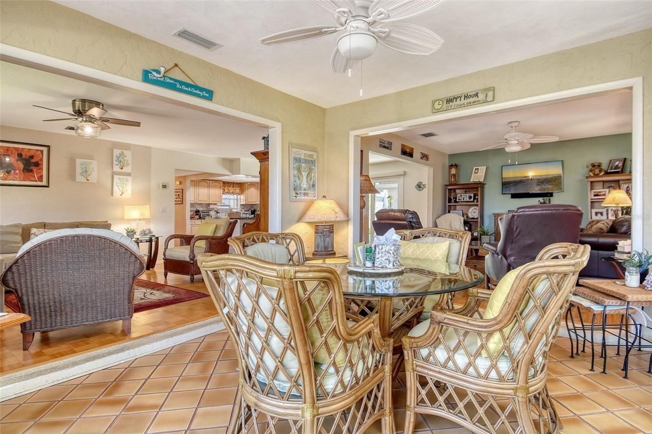 2308 Waterbluff Place, Unit V304, Sarasota, FL 34231 Photo