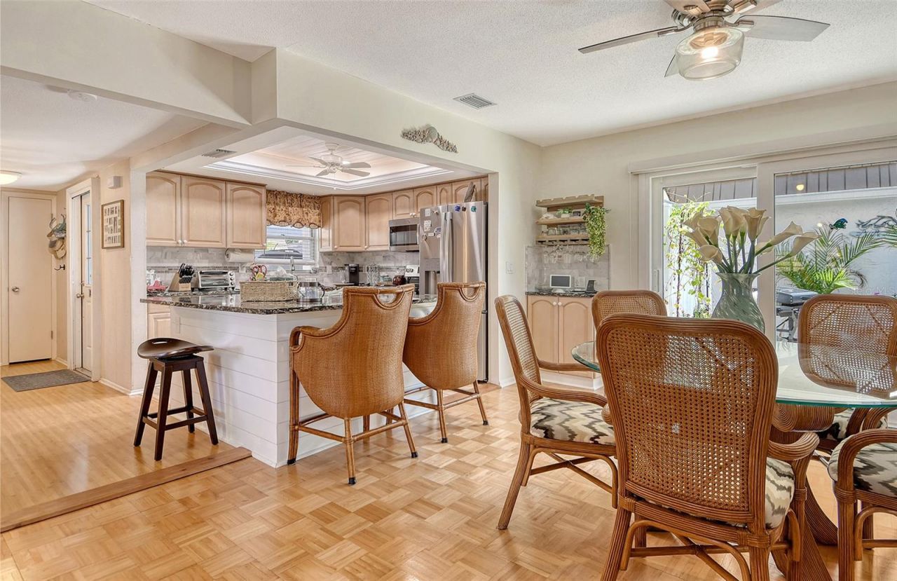2308 Waterbluff Place, Unit V304, Sarasota, FL 34231 Photo