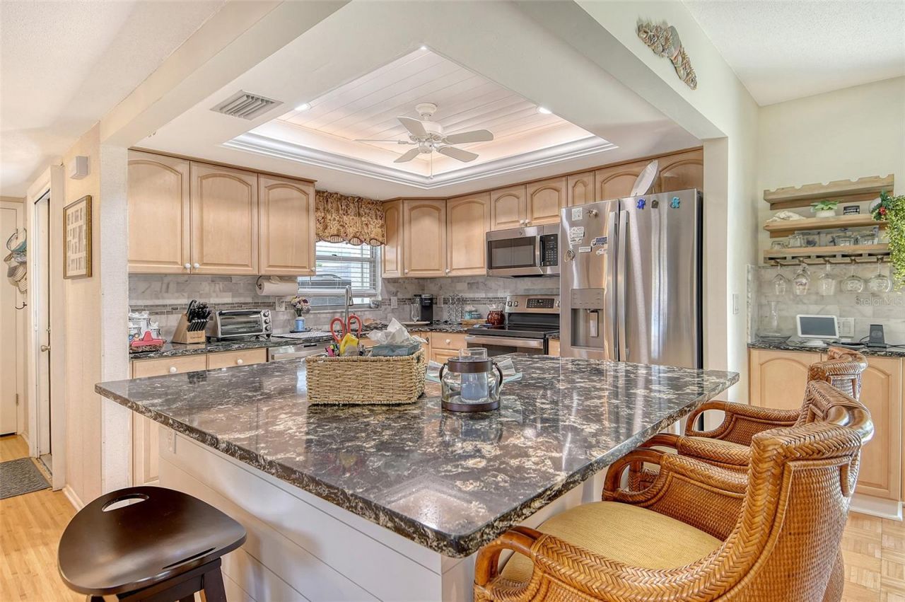 2308 Waterbluff Place, Unit V304, Sarasota, FL 34231 Photo