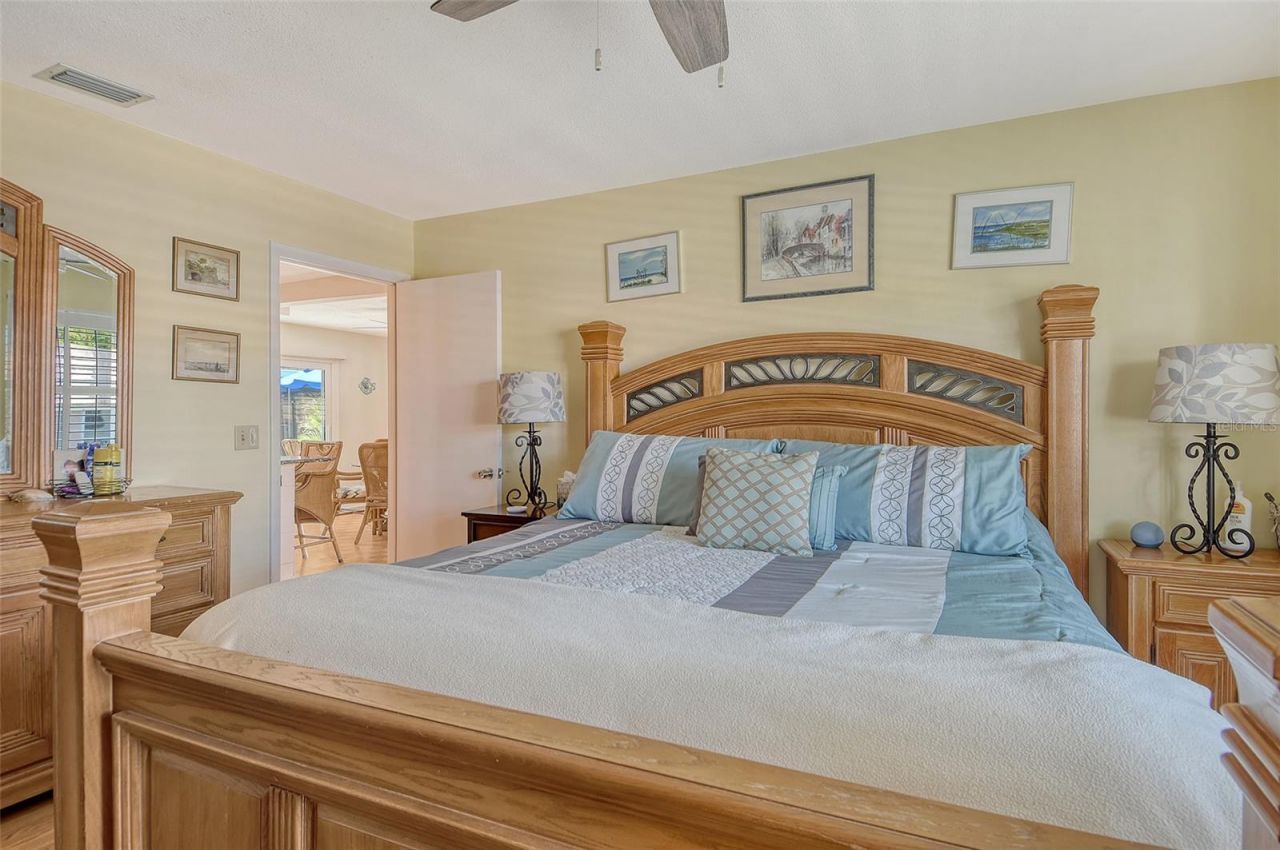 2308 Waterbluff Place, Unit V304, Sarasota, FL 34231 Photo