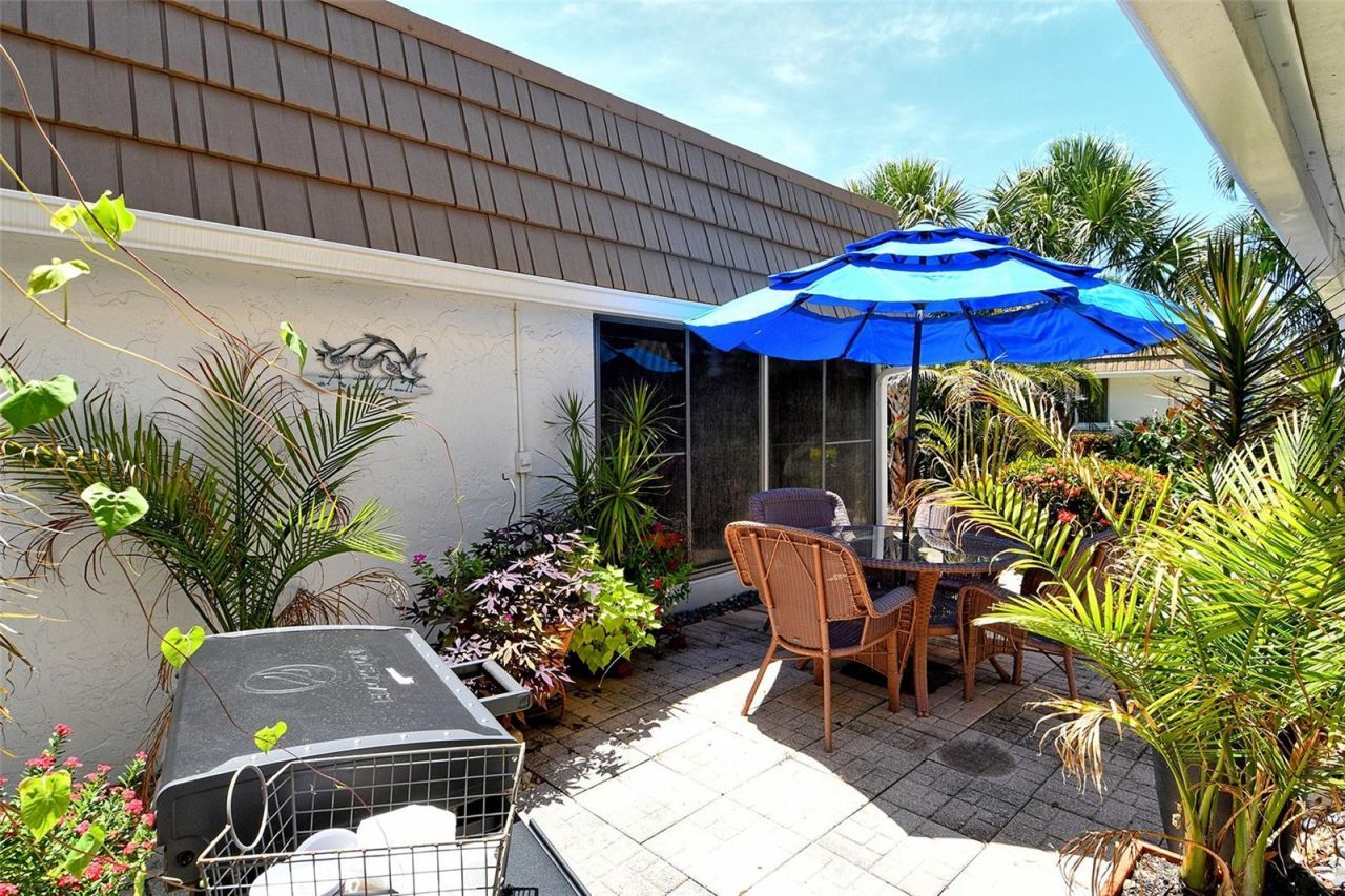 2308 Waterbluff Place, Unit V304, Sarasota, FL 34231 Photo
