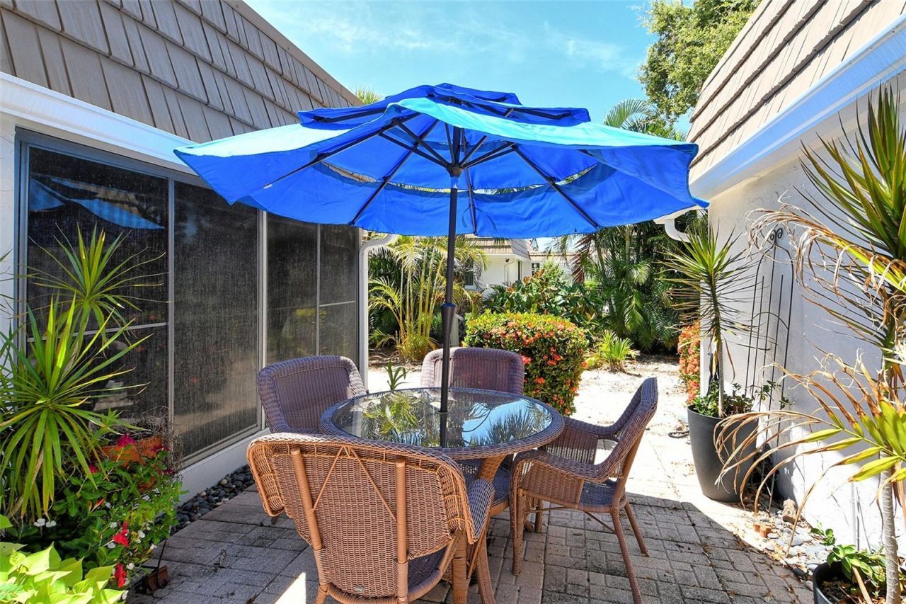 2308 Waterbluff Place, Unit V304, Sarasota, FL 34231 Photo