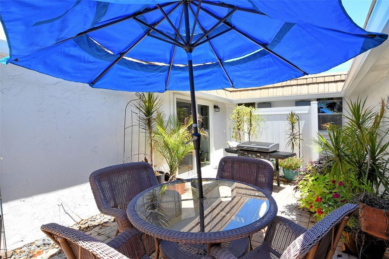2308 Waterbluff Place, Unit V304, Sarasota, FL 34231 Photo