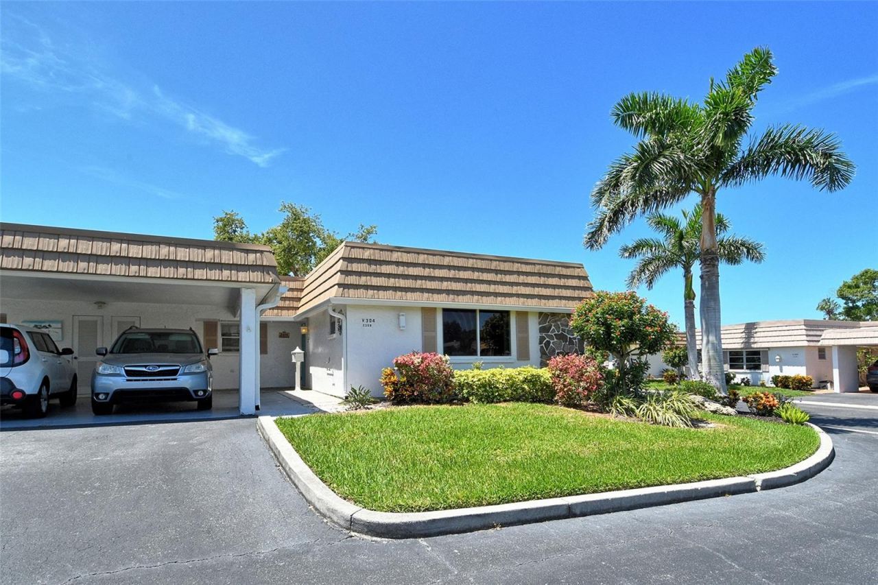 2308 Waterbluff Place, Unit V304, Sarasota, FL 34231 Photo