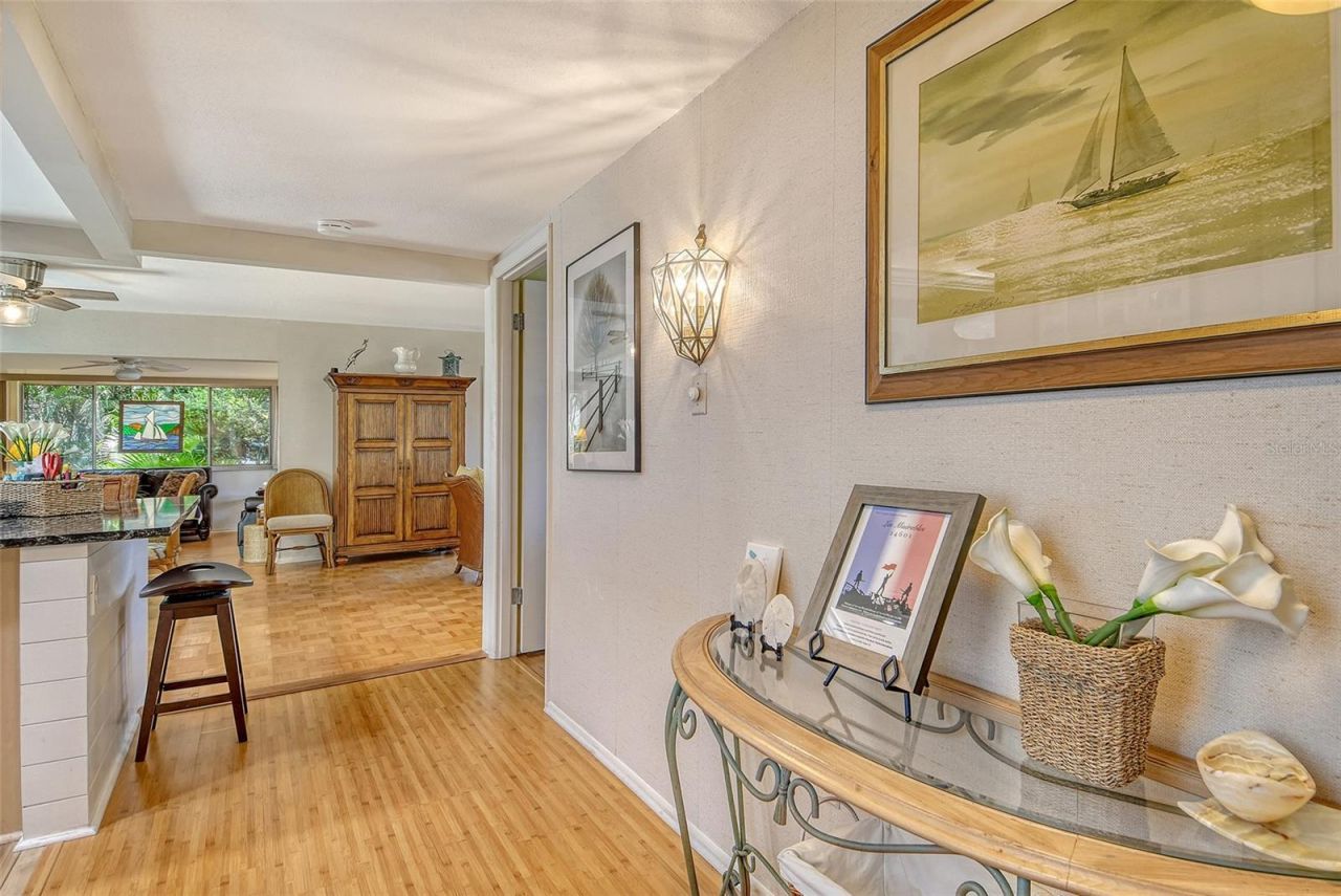 2308 Waterbluff Place, Unit V304, Sarasota, FL 34231 Photo