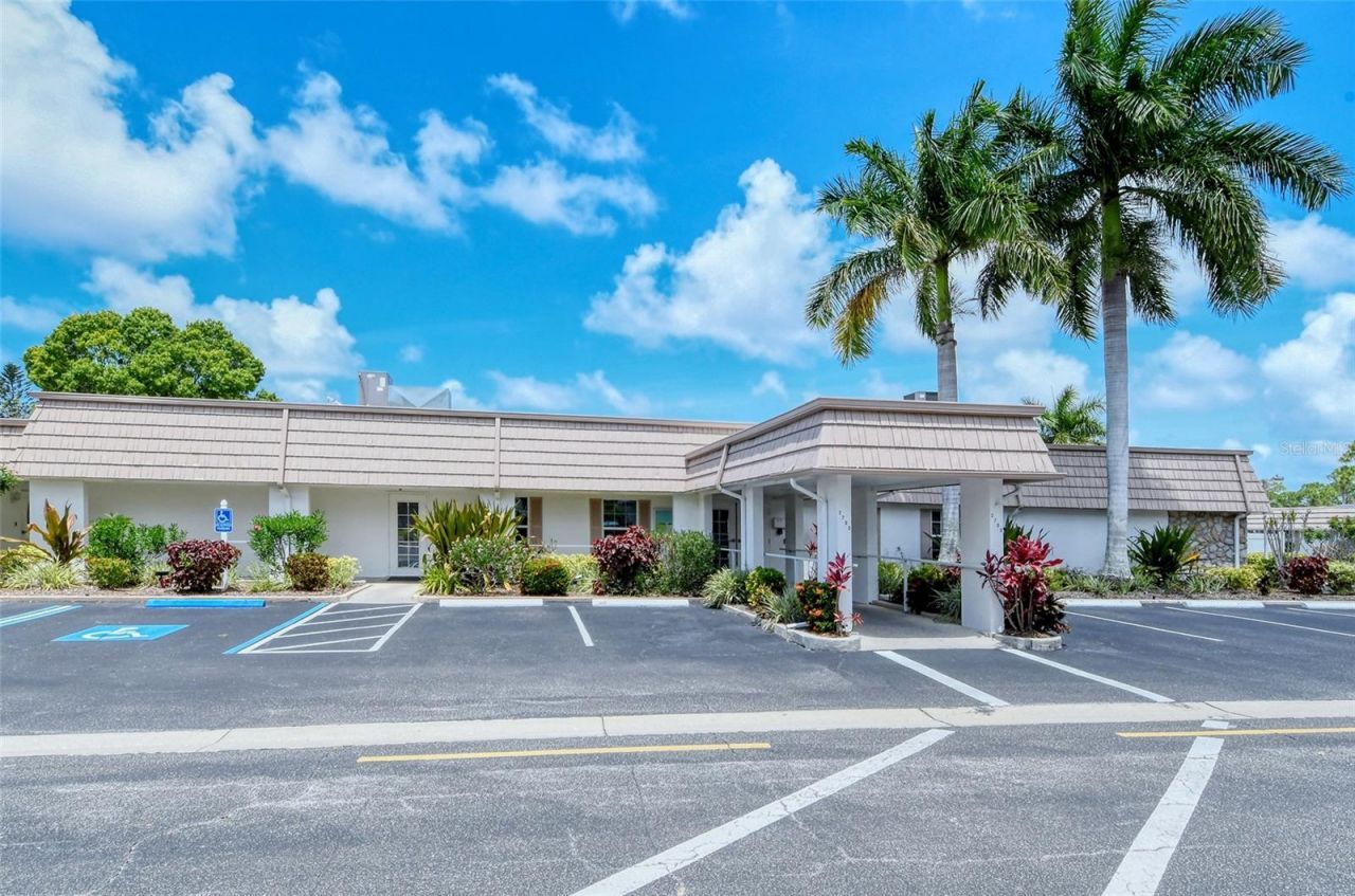 2308 Waterbluff Place, Unit V304, Sarasota, FL 34231 Photo