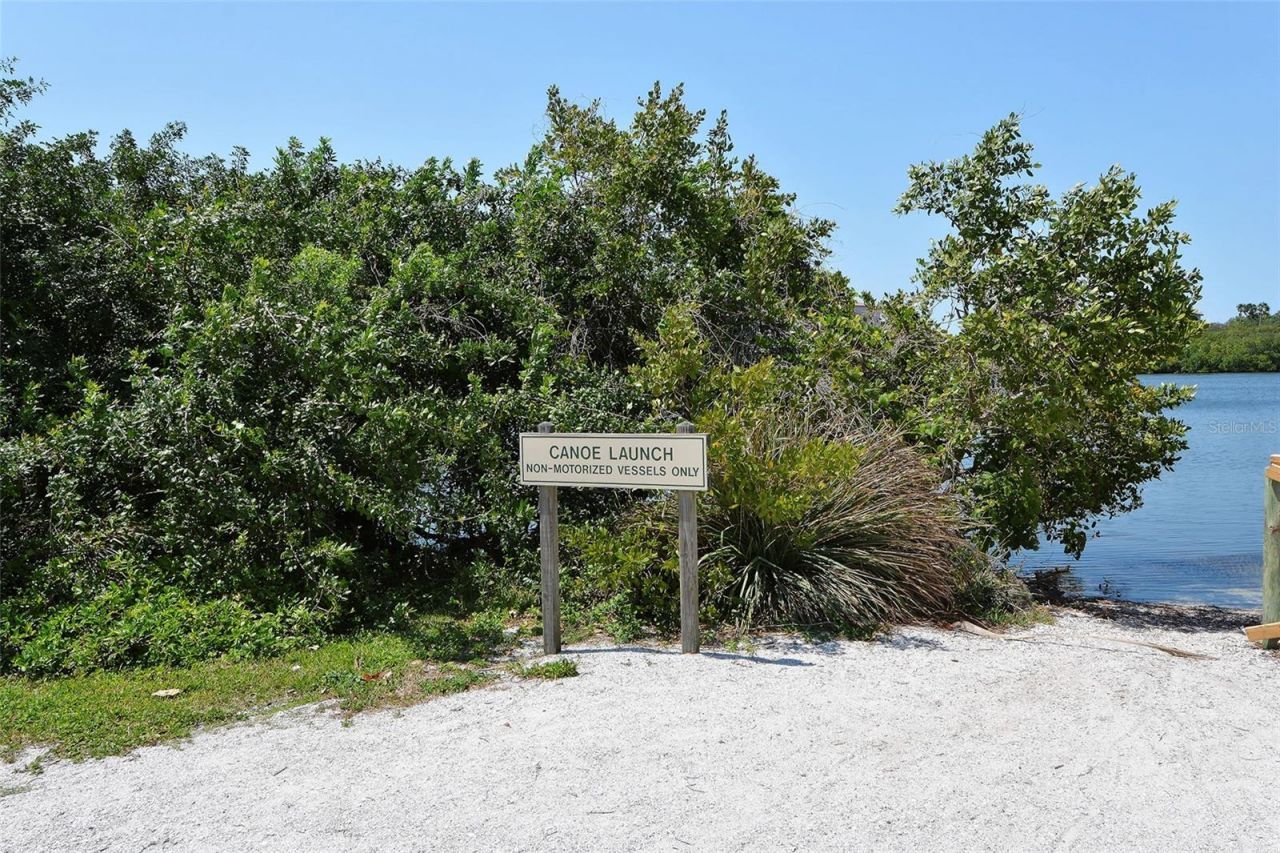 2308 Waterbluff Place, Unit V304, Sarasota, FL 34231 Photo