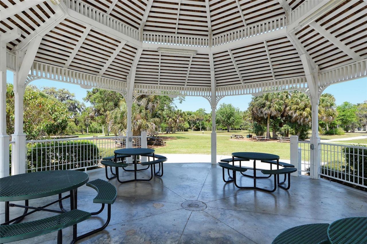 2308 Waterbluff Place, Unit V304, Sarasota, FL 34231 Photo