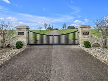 2248 Garner Lane, Lexington, KY 40516