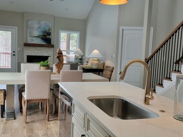 240 Sugartree Lane, Versailles, KY 40383