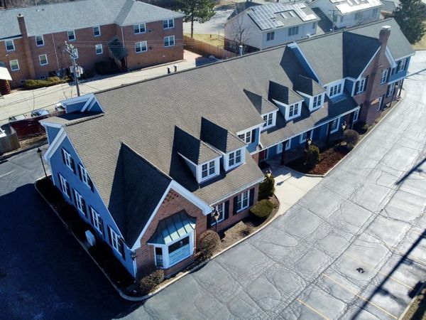 215 S Northwest Highway, Barrington, IL 60010