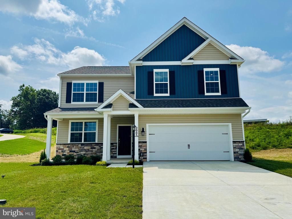 2005 PAPERBACK WAY, YORK, PA 17408