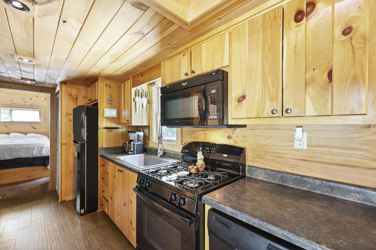 8013 Little Britton Road Photo 10