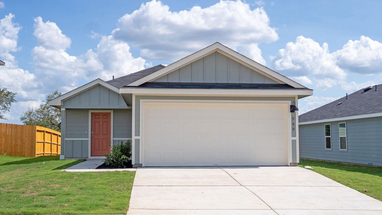 500 Wild Goose Dr, Luling, TX 78648 Main Photo