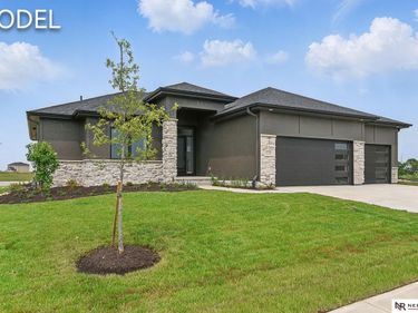 11608 S 119th Avenue, Papillion, NE 68046