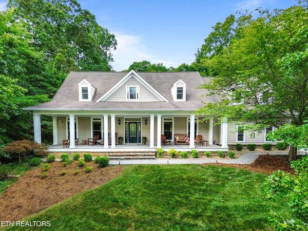 186 Lake Crest Drive, Lenoir City, TN 37772