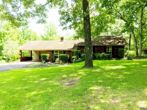 8413 Fairway Dr, Pineville, LA 71360