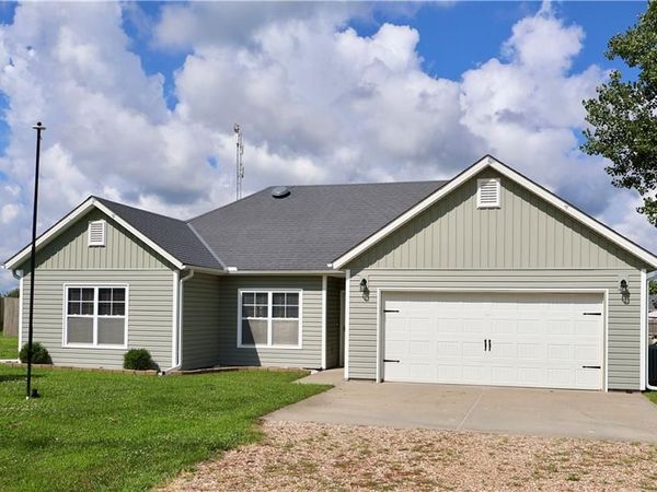 396 SE 981 Road, Knob Noster, MO 65336