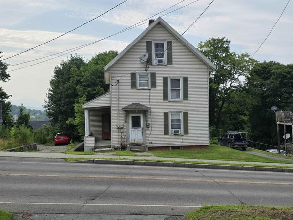 110 Pleasant Street, Newport City, VT 05855