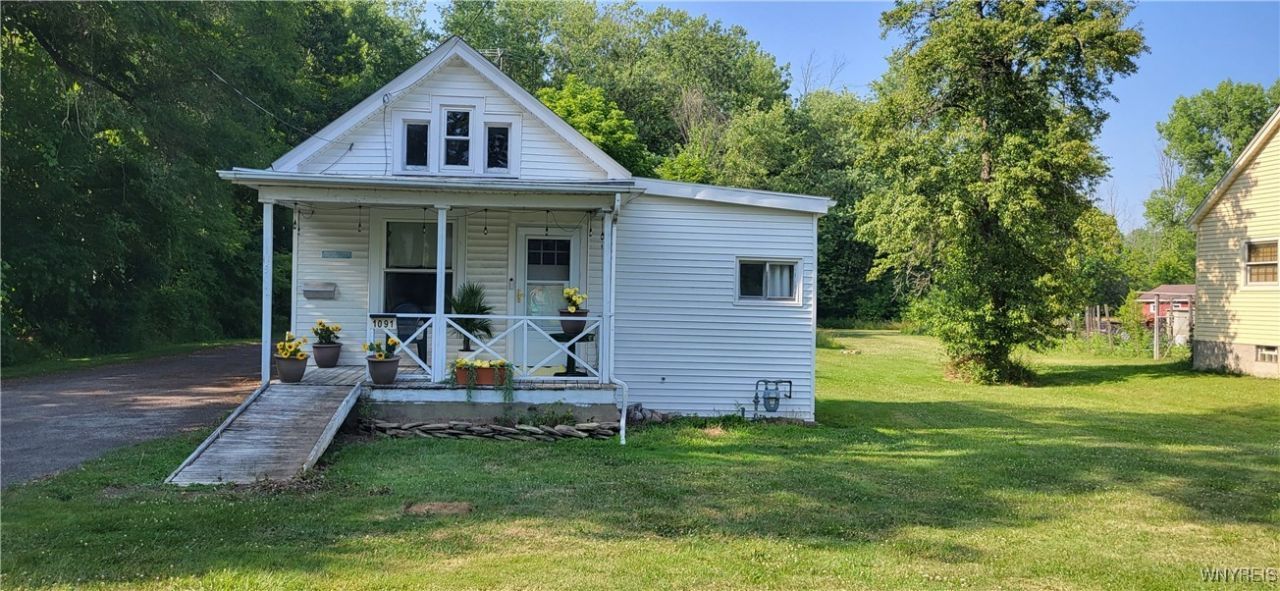 1091 Ruie Road, North Tonawanda, NY 14120 Main Photo
