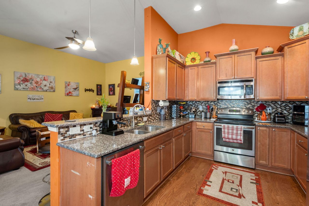 7674 High Maple Circle Photo 16