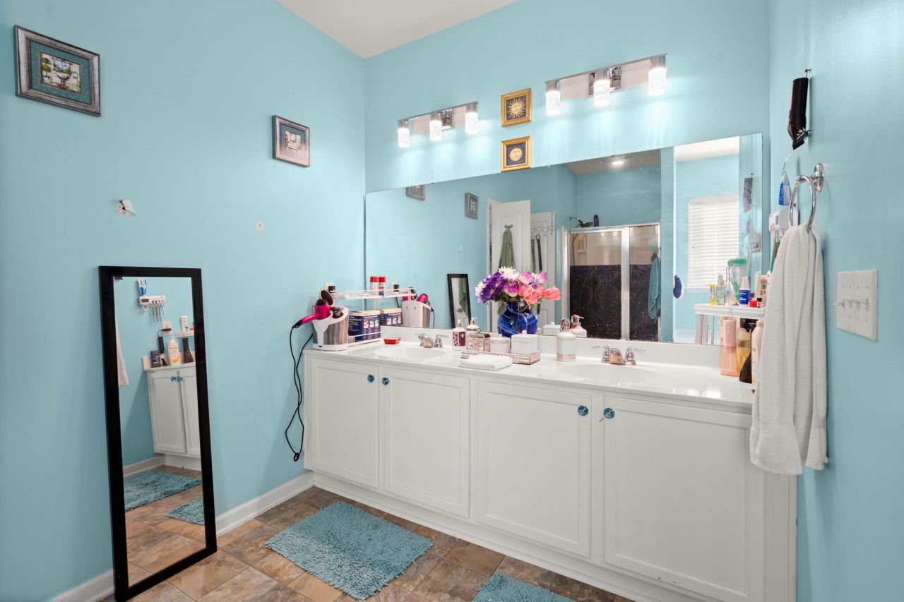 7674 High Maple Circle Photo 21