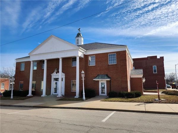 3 E Wea Street, Paola, KS 66071