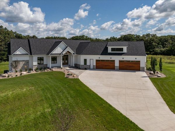 4868 Royal Oaks Circle SW, Rochester, MN 55902