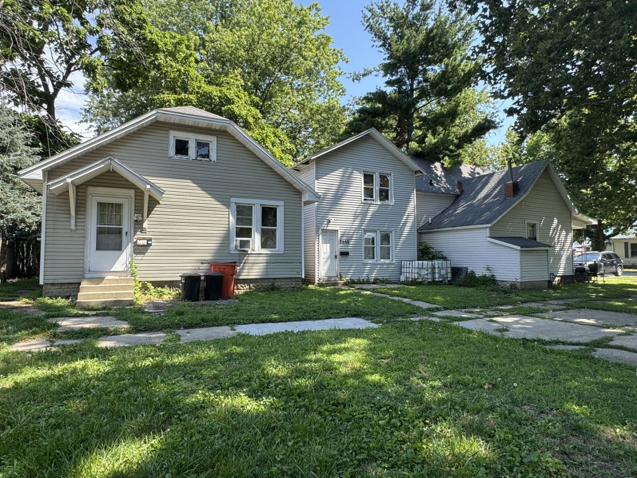 2502 Pine Avenue, Mattoon, IL 61938 Main Photo