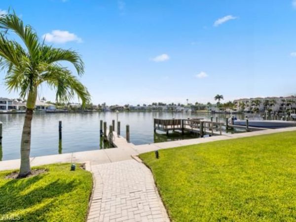 3000 Gulf Shore BLVD N, Unit 207, NAPLES, FL 34103