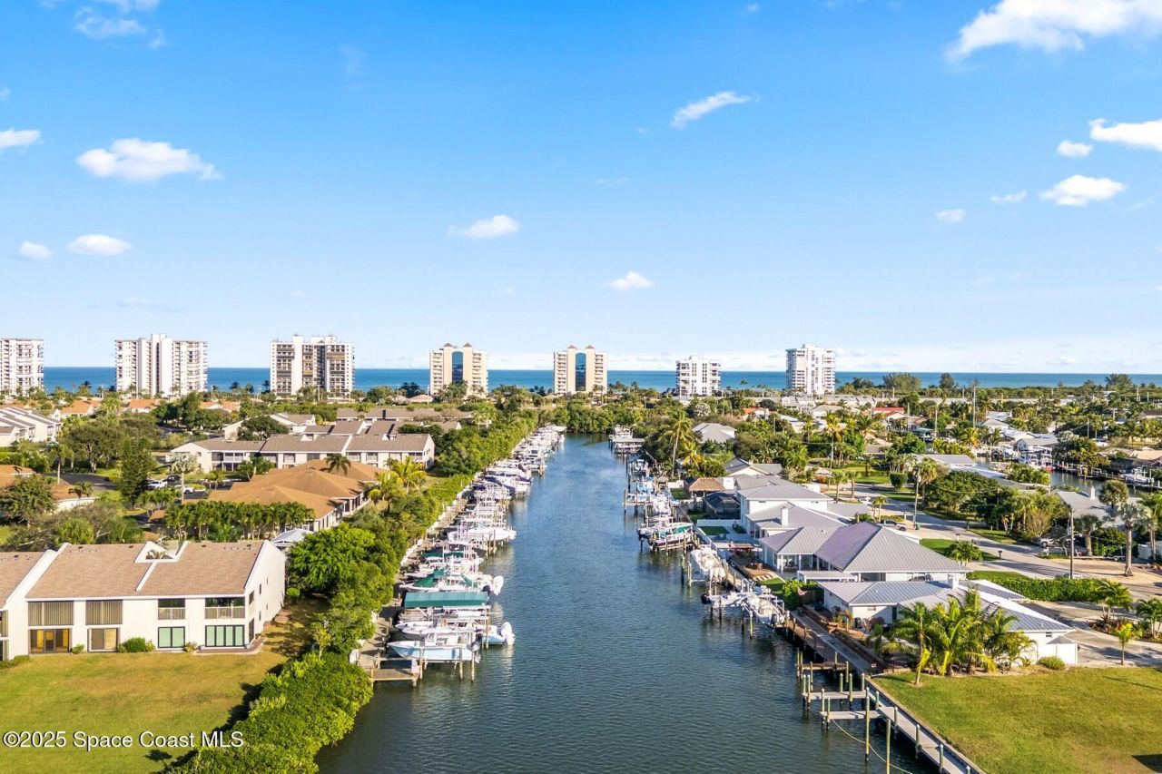 2020 Lynx Drive, Hutchinson Island, FL 34949 Photo