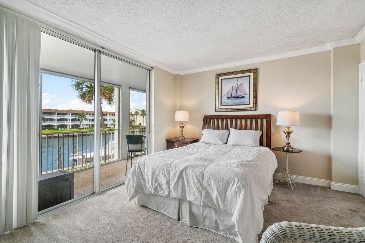 100 Paradise Harbour Boulevard, Unit 208, North Palm Beach, FL 33408 Photo