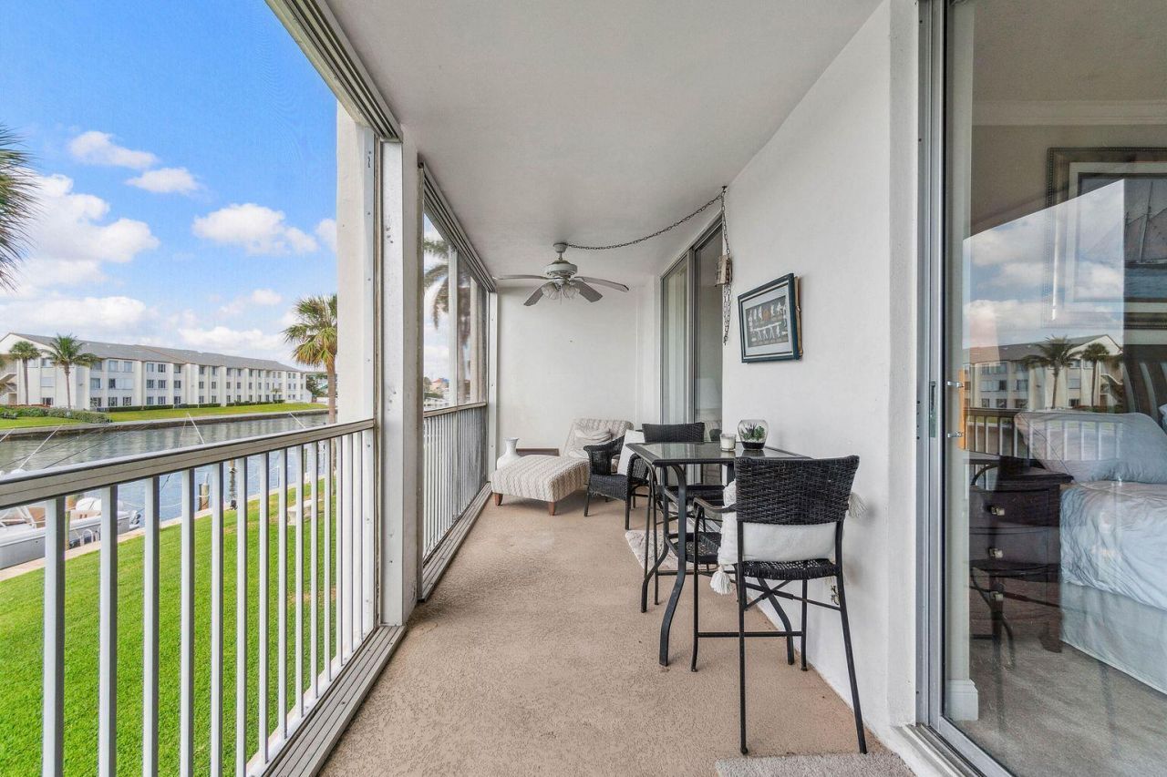 100 Paradise Harbour Boulevard, Unit 208, North Palm Beach, FL 33408 Photo