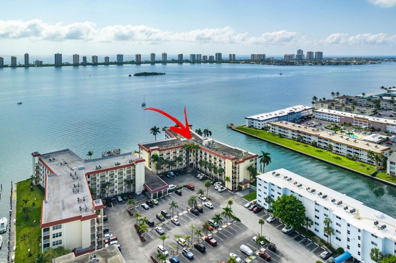 100 Paradise Harbour Boulevard, Unit 208, North Palm Beach, FL 33408 Photo