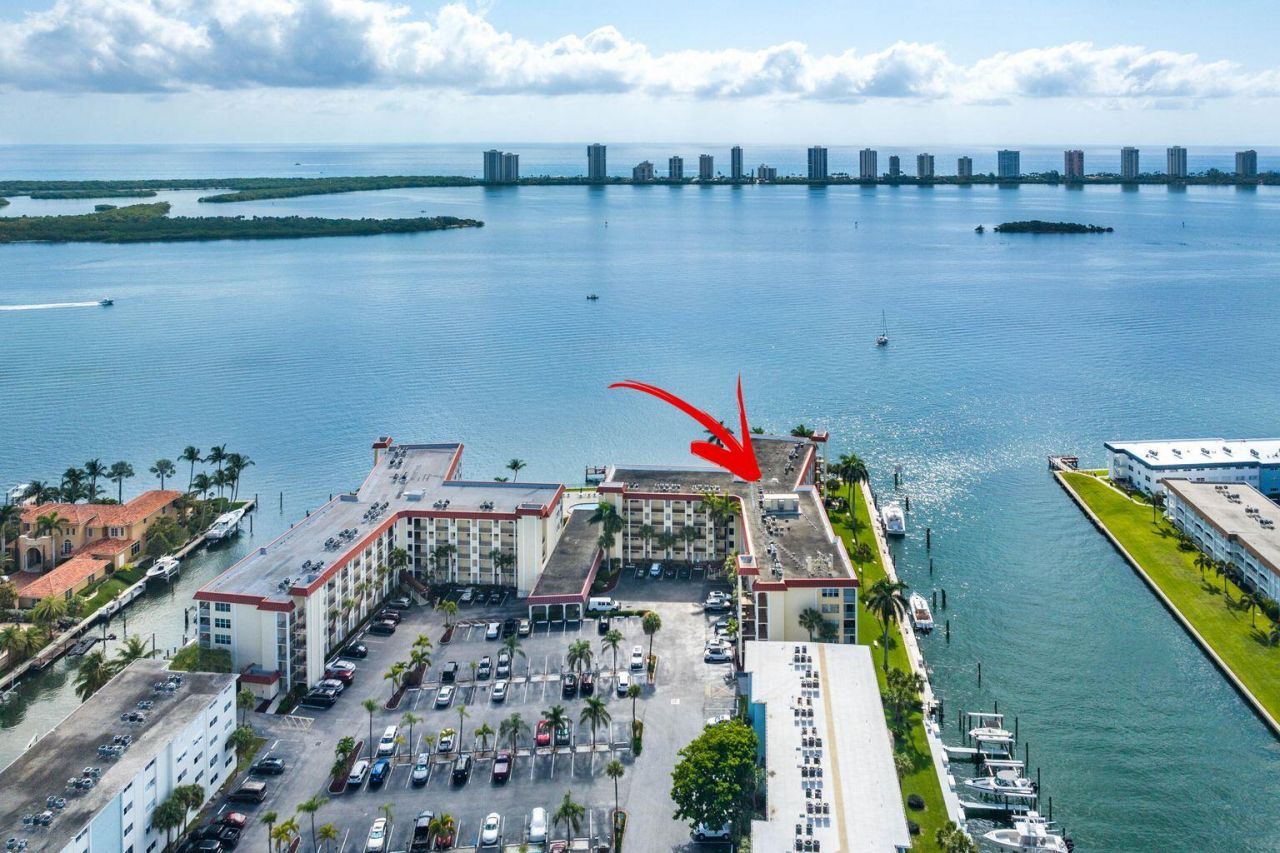 100 Paradise Harbour Boulevard, Unit 208, North Palm Beach, FL 33408 Photo