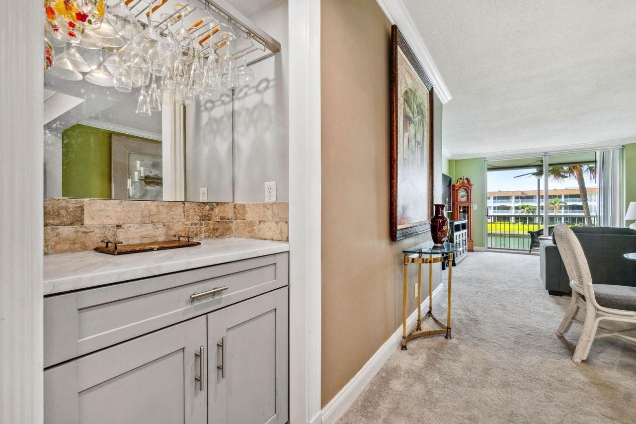 100 Paradise Harbour Boulevard, Unit 208, North Palm Beach, FL 33408 Photo