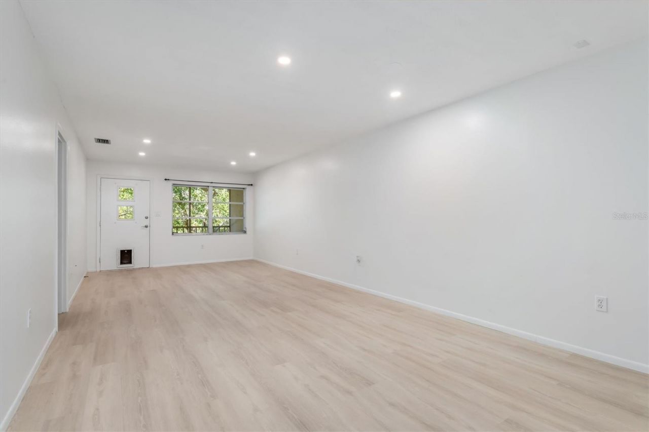 3745 Almeria Avenue, Unit 6S, Sarasota, FL 34239 Photo